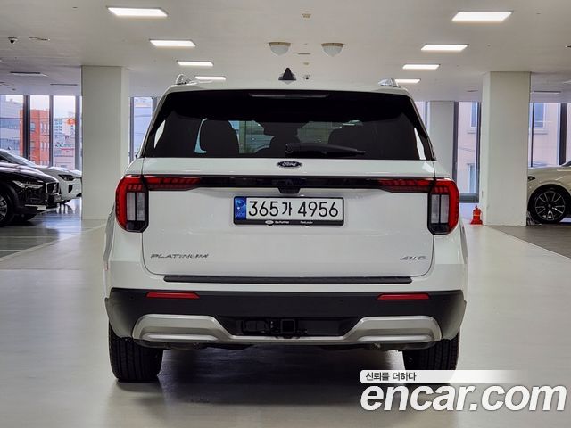 Ford Explorer (VI) 2.3 Platinum 4WD 2025 — фото 4