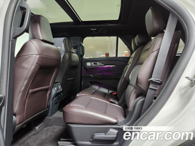 Ford Explorer (VI) 2.3 Platinum 4WD 2025 — фото 15