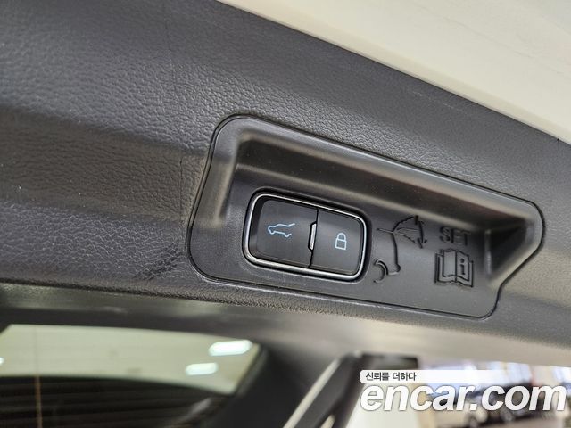 Ford Explorer (VI) 2.3 Platinum 4WD 2025 — фото 24
