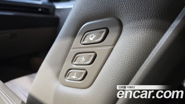 Kia K8 2.5 Gasoline 2WD Noblesse 2022 — фото 33