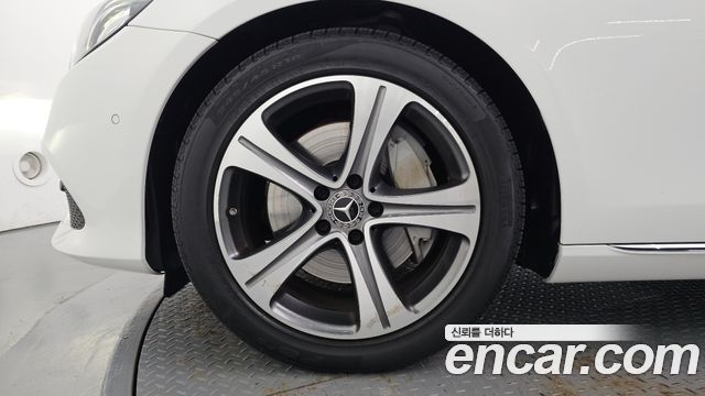 Mercedes-Benz E-Class (W213) E300 Avantgarde 2019 — фото 5