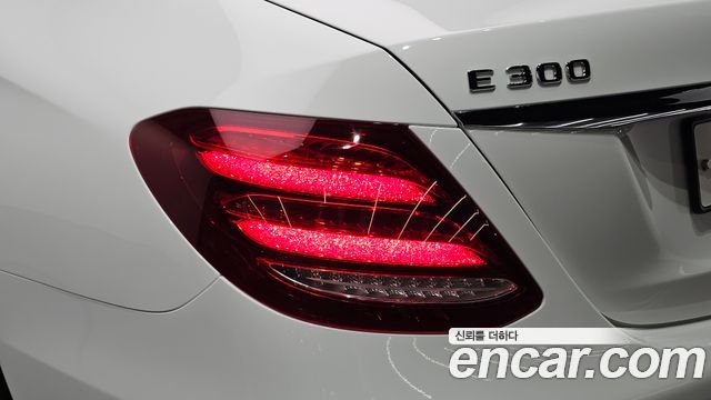 Mercedes-Benz E-Class (W213) E300 Avantgarde 2019 — фото 23