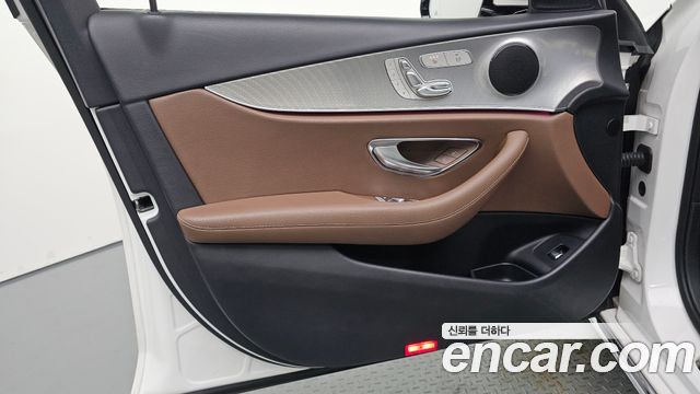 Mercedes-Benz E-Class (W213) E300 Avantgarde 2019 — фото 24