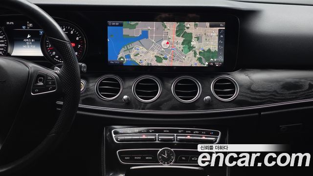 Mercedes-Benz E-Class (W213) E200 Avantgarde 2018 — фото 18