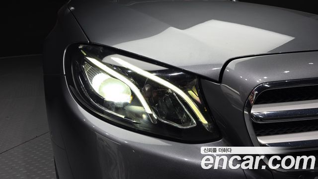 Mercedes-Benz E-Class (W213) E200 Avantgarde 2018 — фото 28