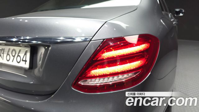Mercedes-Benz E-Class (W213) E200 Avantgarde 2018 — фото 29