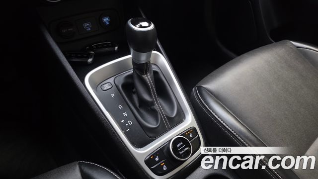 Hyundai Venue 1.6 Modern 2020 — фото 9