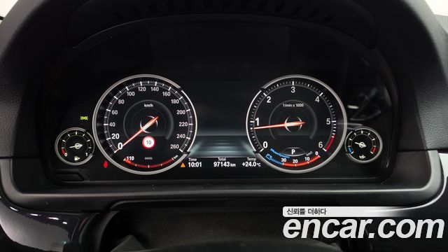 BMW 5 Series (F10) 520d xDrive M Aero Dynamic 2016 — фото 8