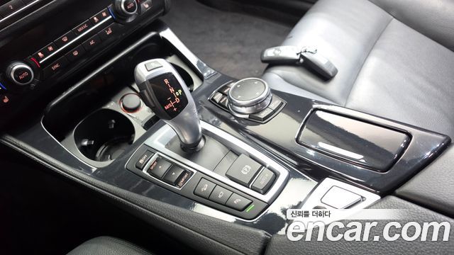 BMW 5 Series (F10) 520d xDrive M Aero Dynamic 2016 — фото 9