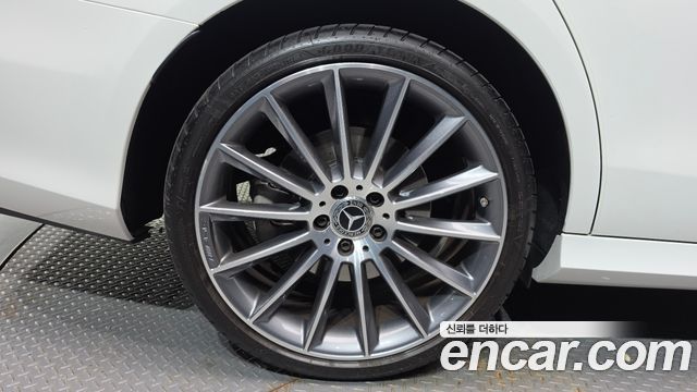 Mercedes-Benz E-Class (W213) E350 4MATIC AMG Line 2022 — фото 5