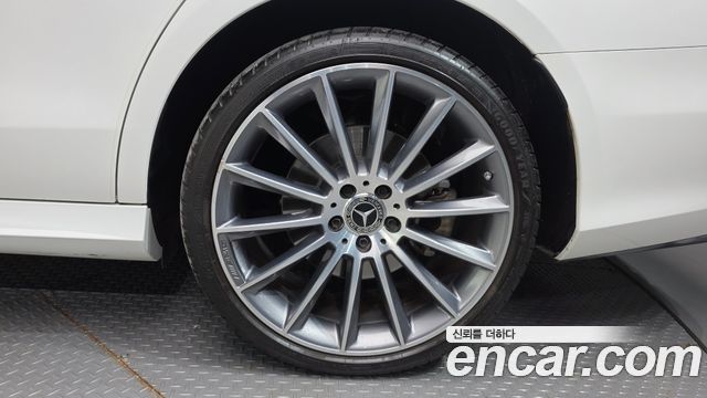 Mercedes-Benz E-Class (W213) E350 4MATIC AMG Line 2022 — фото 21