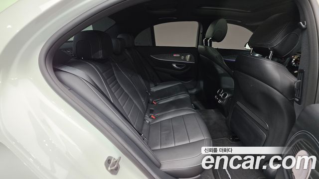 Mercedes-Benz E-Class (W213) E350 4MATIC AMG Line 2022 — фото 32