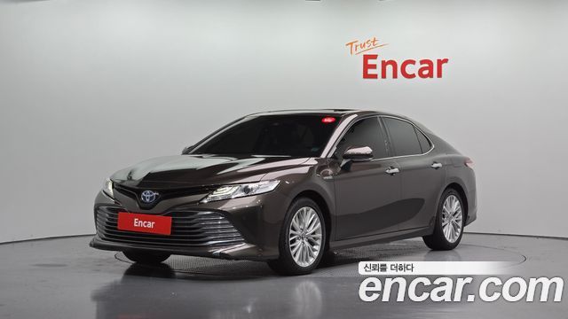 Toyota Camry (XV70) 2.5 XLE Hybrid
