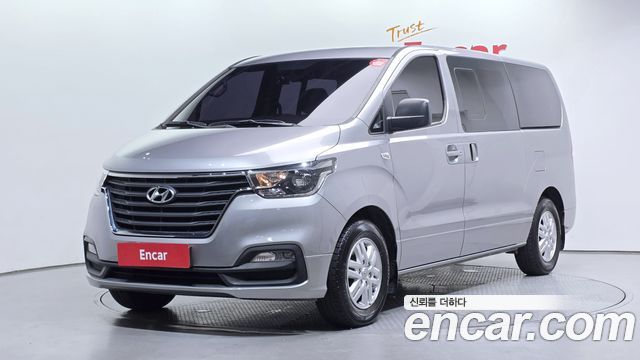 Hyundai Grand Starex Van 5-Seater Modern