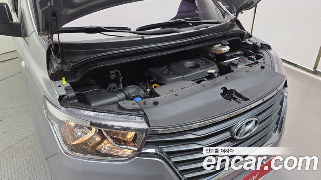Hyundai Grand Starex Van 5-Seater Modern 2019 — фото 6