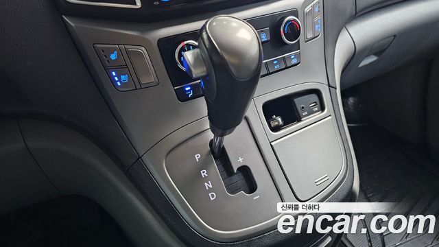 Hyundai Grand Starex Van 5-Seater Modern 2019 — фото 9