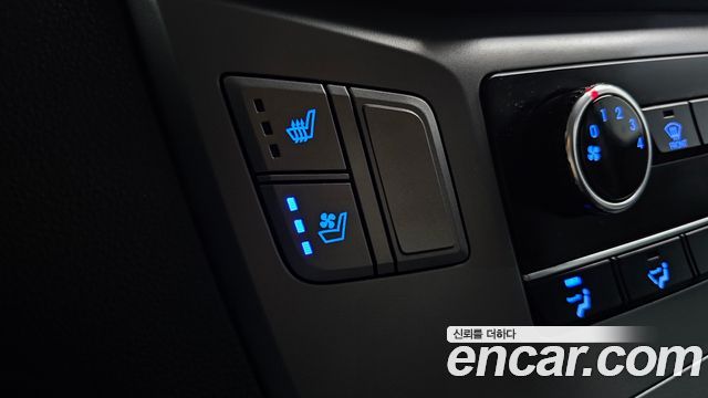 Hyundai Grand Starex Van 5-Seater Modern 2019 — фото 16