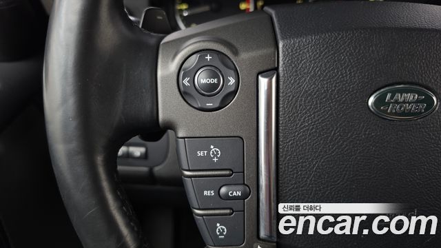 Land Rover Discovery 4 3.0 SDV6 SE 2015 — фото 16