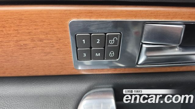 Land Rover Discovery 4 3.0 SDV6 SE 2015 — фото 18