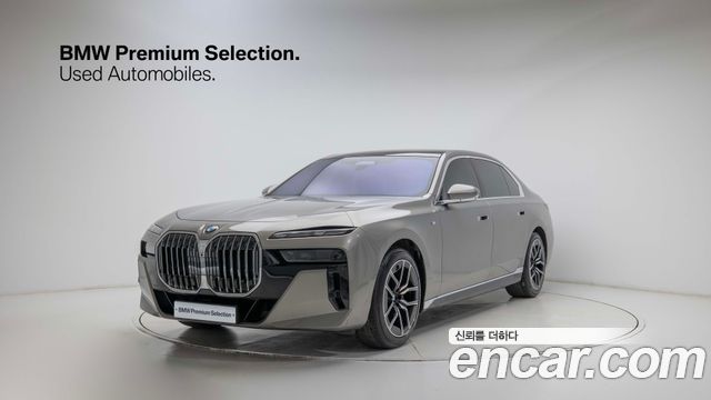 BMW 7 Series (G70) 740d xDrive M Sport