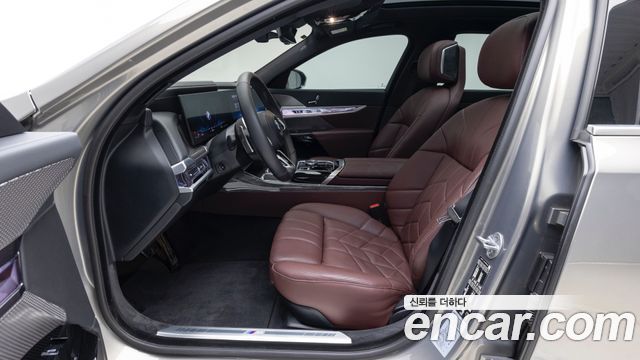 BMW 7 Series (G70) 740d xDrive M Sport 2024 — фото 10