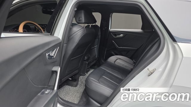 Audi Q2 35 TDI Premium 2023 — фото 17