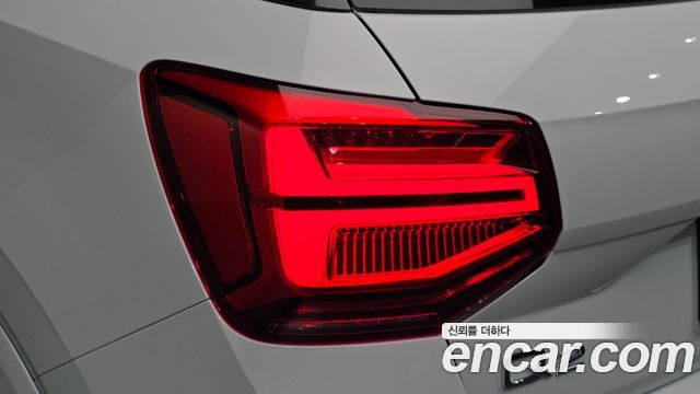 Audi Q2 35 TDI Premium 2023 — фото 23