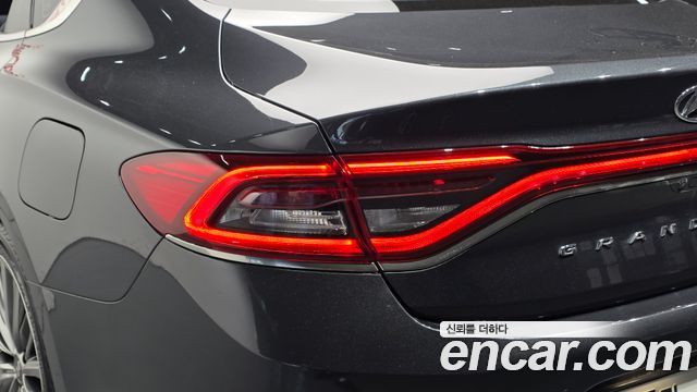 Hyundai Grandeur (IG) 2.4 Premium 2019 — фото 23