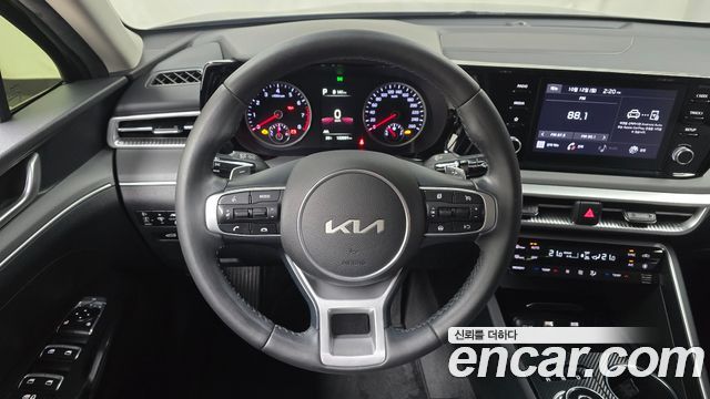 Kia K5 (III) 2.0 Prestige 2023 — фото 12