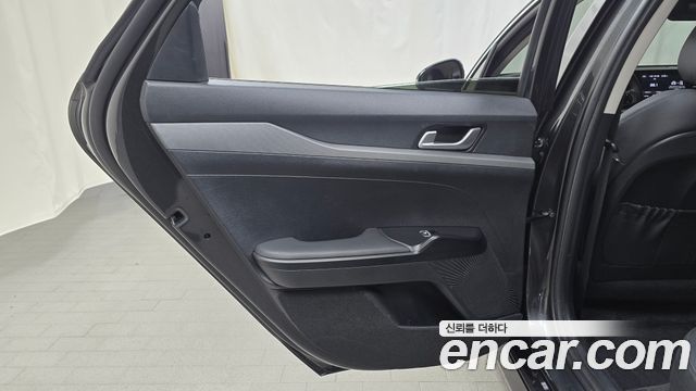 Kia K5 (III) 2.0 Prestige 2023 — фото 25