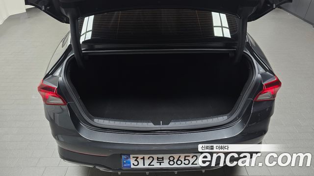 Kia K5 (III) 2.0 Prestige 2023 — фото 27