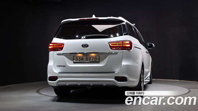 Kia Carnival 9-Seater Noblesse Special 2019 — фото 4
