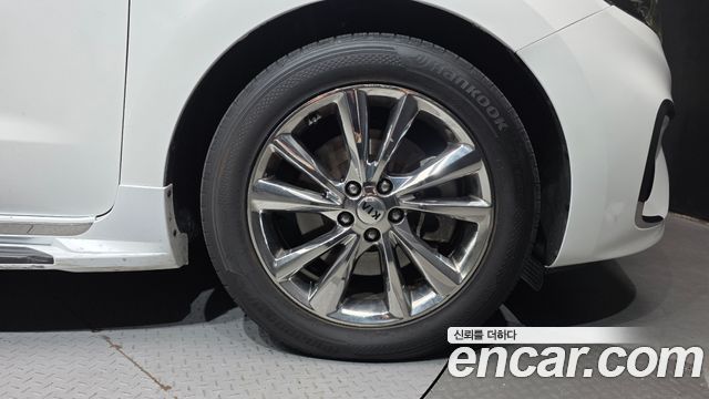 Kia Carnival 9-Seater Noblesse Special 2019 — фото 21