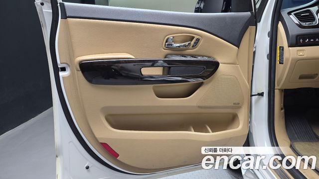 Kia Carnival 9-Seater Noblesse Special 2019 — фото 24