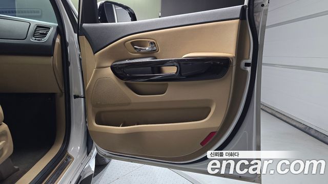 Kia Carnival 9-Seater Noblesse Special 2019 — фото 25