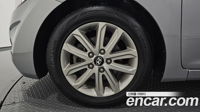 Hyundai Avante 1.6 GDi Modern Standard 2015 — фото 5