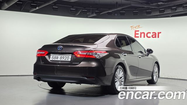 Toyota Camry (XV70) 2.5 XLE Hybrid 2019 — фото 2