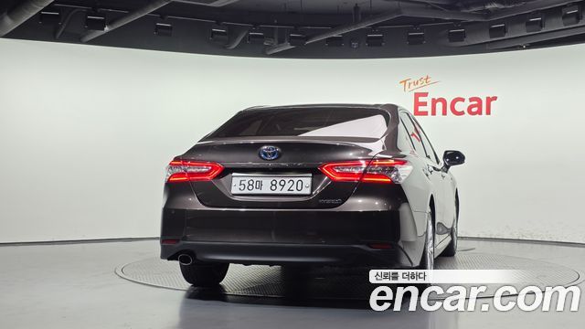 Toyota Camry (XV70) 2.5 XLE Hybrid 2019 — фото 4