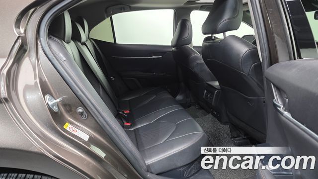 Toyota Camry (XV70) 2.5 XLE Hybrid 2019 — фото 12