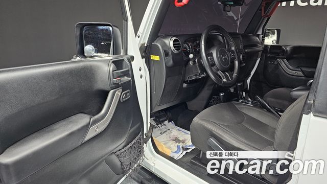Jeep Wrangler (JK) 3.6 Sport 2Door 2017 — фото 10