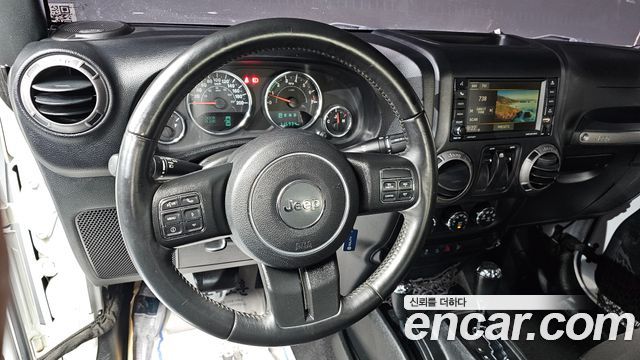 Jeep Wrangler (JK) 3.6 Sport 2Door 2017 — фото 12