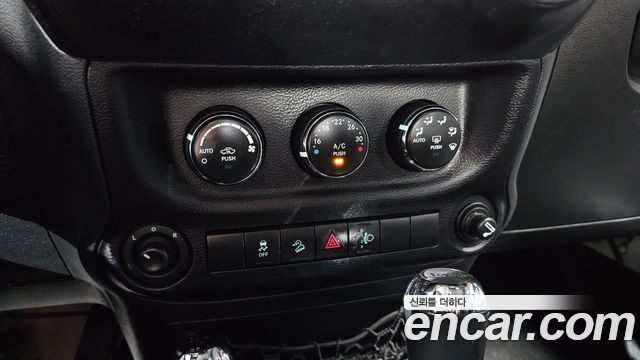Jeep Wrangler (JK) 3.6 Sport 2Door 2017 — фото 14