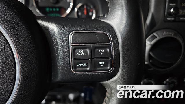 Jeep Wrangler (JK) 3.6 Sport 2Door 2017 — фото 15