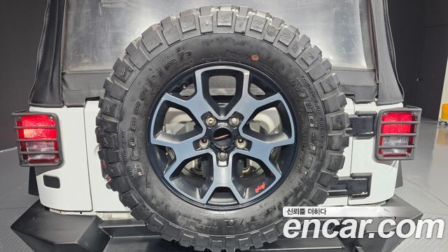 Jeep Wrangler (JK) 3.6 Sport 2Door 2017 — фото 18