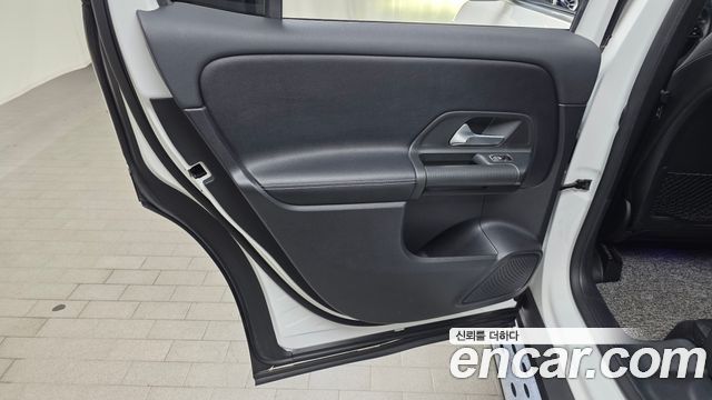 Mercedes-Benz GLB-Class (X247) GLB200 d 2021 — фото 25