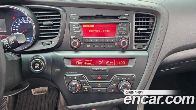 Kia K5 2.0 Prestige Standard 2013 — фото 14