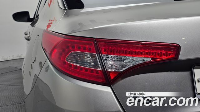 Kia K5 2.0 Prestige Standard 2013 — фото 23
