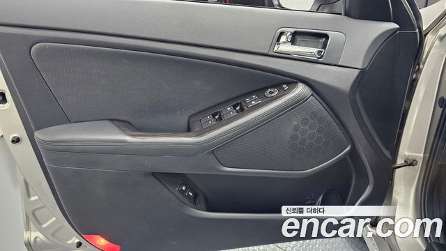 Kia K5 2.0 Prestige Standard 2013 — фото 24