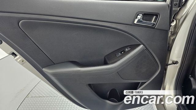 Kia K5 2.0 Prestige Standard 2013 — фото 25