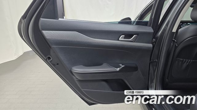 Kia K5 (III) 2.0 Prestige 2023 — фото 25
